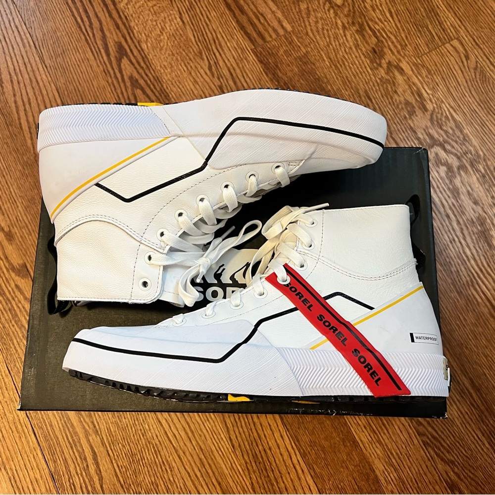 Sorel Waterproof Grit Mid - White (Size 7.5)